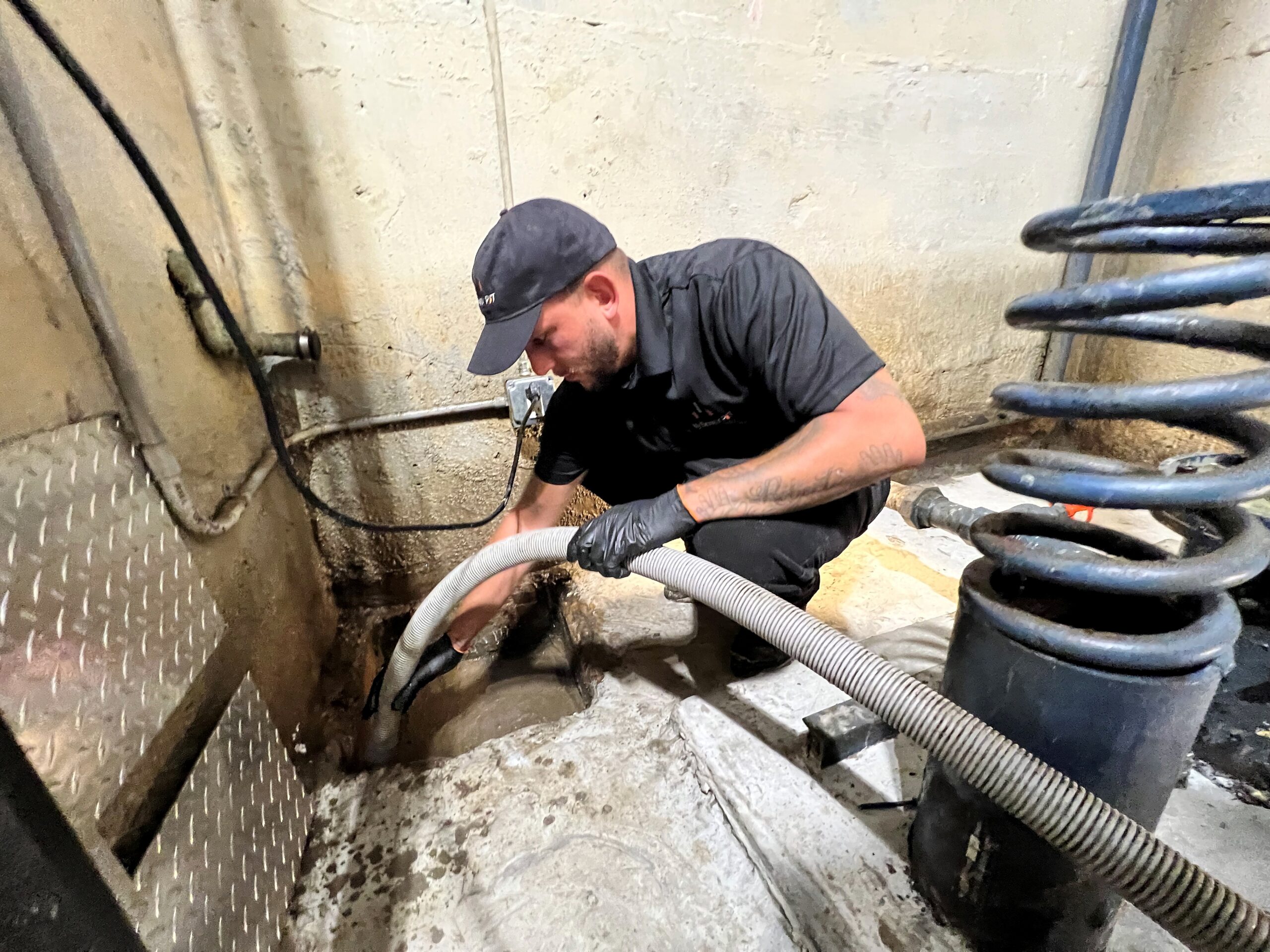 Cleaning pit solutions